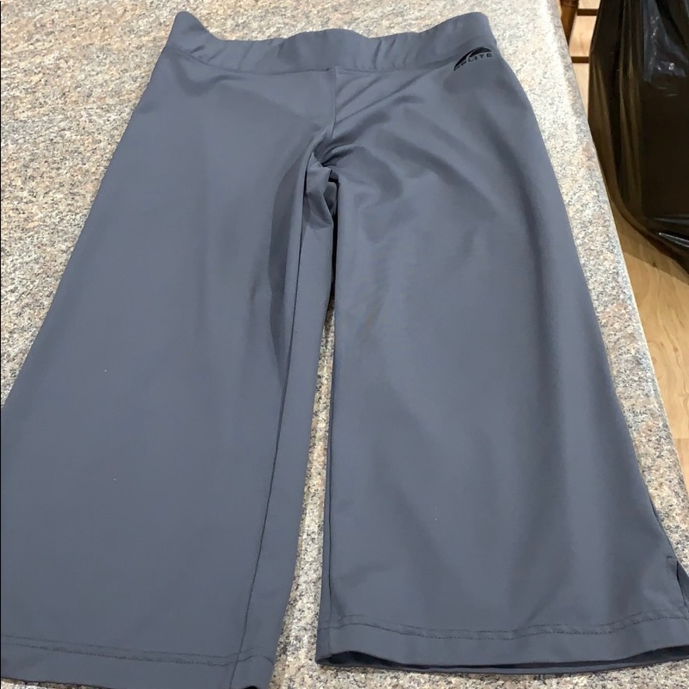 Go Lite capris - size large